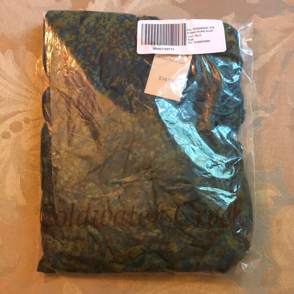 NWT Coldwater Creek artisan ruffle scarf